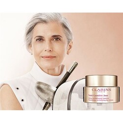 Clarins Nutri Lumiere Day Cream 50 ml Besleyici Onarıcı Krem - 9