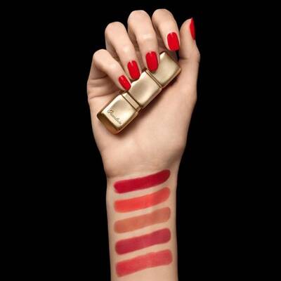 Guerlain KissKiss Matte M330 Spicy Burg Ruj - 3