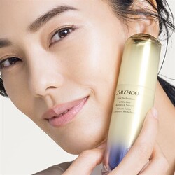 Shiseido Vital Perfection LiftDefine Radiance 40 ml Serum - 4